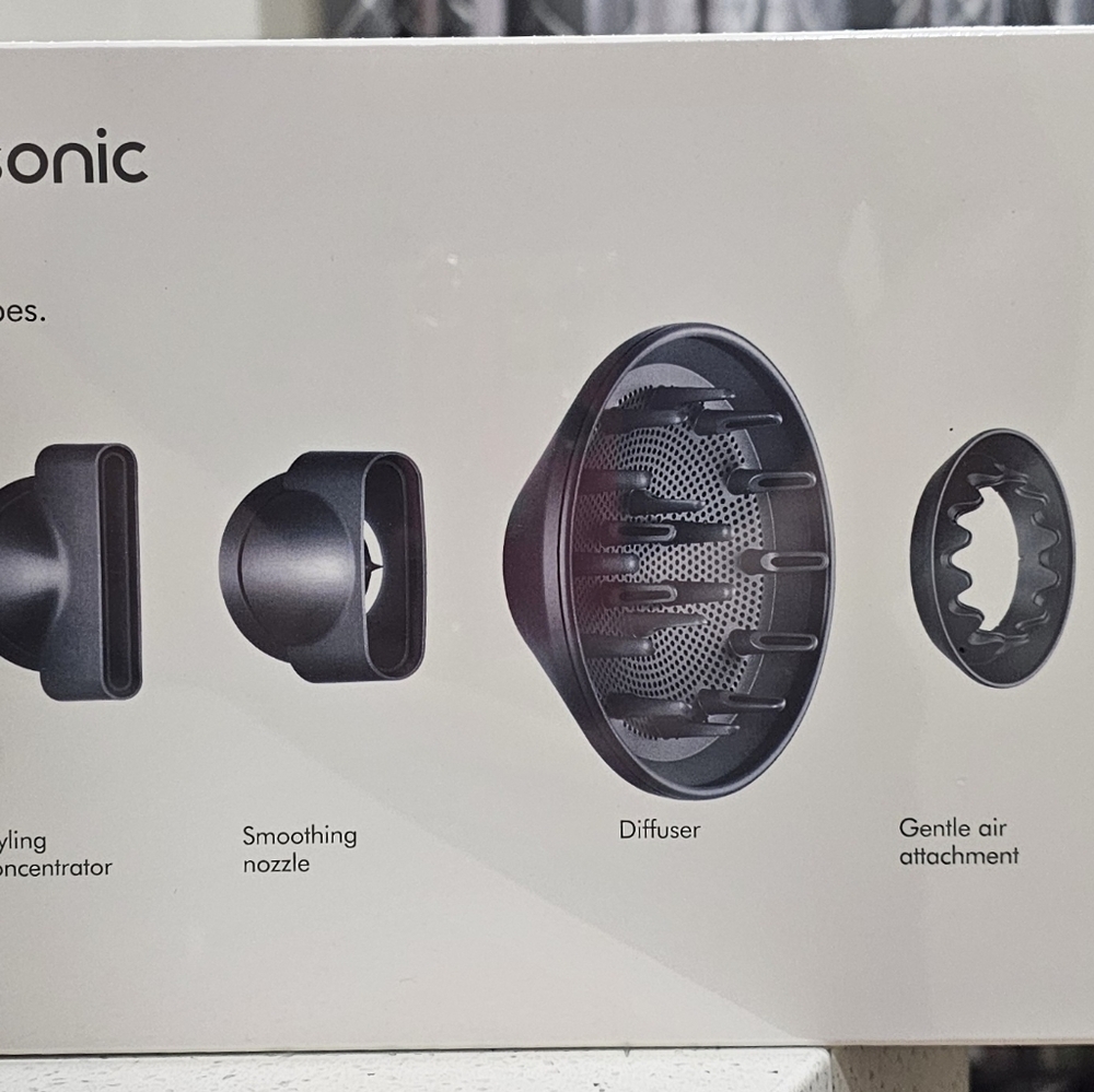 Dyson Supersonic with Attachments